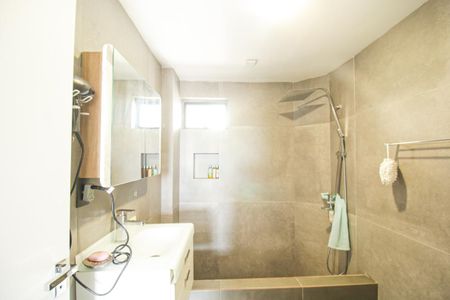 Apartamento à venda com 83m², 2 quartos e sem vaga Apartamento à venda com 83m², 2 quartos e sem vagaBanheiro