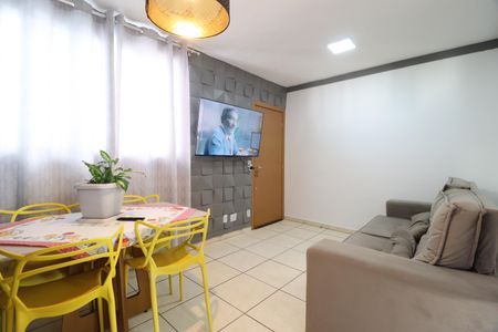 Sala de apartamento para alugar com 2 quartos, 50m² em Jardim Canaã, Uberlândia