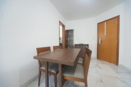 Apartamento à venda com 63m², 2 quartos e 2 vagas Apartamento à venda com 63m², 2 quartos e 2 vagasSala de Jantar