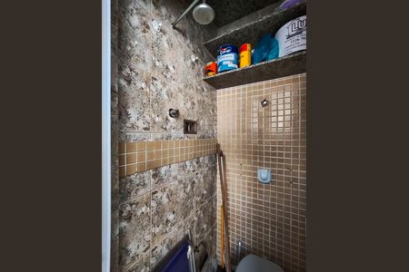 Apartamento à venda com 68m², 2 quartos e 1 vaga Apartamento à venda com 68m², 2 quartos e 1 vagaBanheiro de serviço