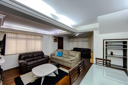 Casa para alugar com 184m², 4 quartos e 3 vagas Casa para alugar com 184m², 4 quartos e 3 vagasSala