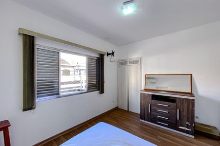 Casa para alugar com 184m², 4 quartos e 3 vagas Casa para alugar com 184m², 4 quartos e 3 vagasQuarto 1 - Suíte