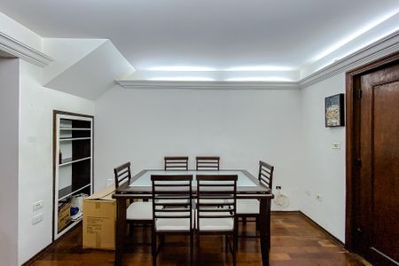 Casa para alugar com 184m², 4 quartos e 3 vagas Casa para alugar com 184m², 4 quartos e 3 vagasSala