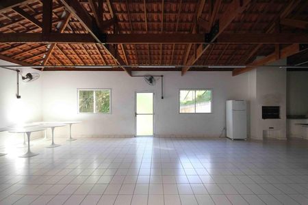 Apartamento para alugar com 50m², 2 quartos e 1 vaga Apartamento para alugar com 50m², 2 quartos e 1 vagaÁrea comum - Salão de festas