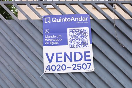 Apartamento à venda com 48m², 2 quartos e 1 vagaPlaca instalada no portão do condomínio - Código da placa: WYNY-1463