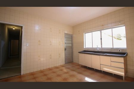 Casa para alugar com 100m², 3 quartos e 1 vaga