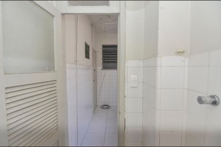 Apartamento à venda com 70m², 2 quartos e sem vaga Apartamento à venda com 70m², 2 quartos e sem vagaBanheiro de Serviço