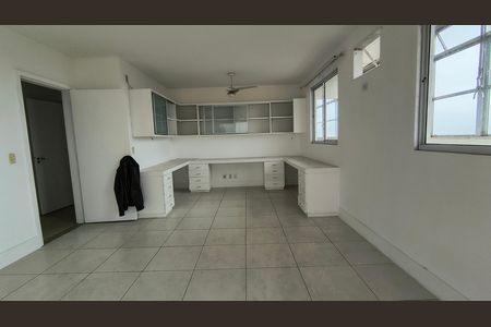 Apartamento para alugar com 340m², 4 quartos e 3 vagas Apartamento para alugar com 340m², 4 quartos e 3 vagasQuarto