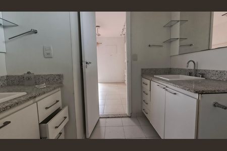 Apartamento para alugar com 340m², 4 quartos e 3 vagas Apartamento para alugar com 340m², 4 quartos e 3 vagasBanheiro da Suíte 3