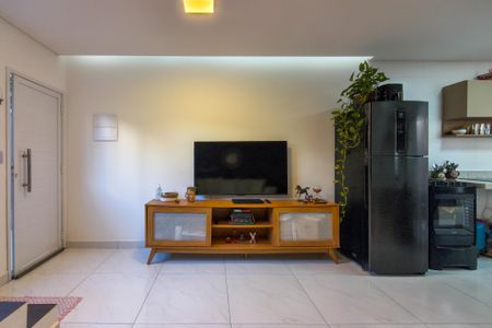 Sala de casa de condomínio para alugar com 2 quartos, 60m² em Aviação, Praia Grande