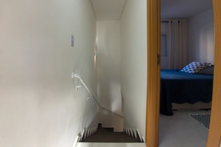 Casa de condomínio para alugar com 60m², 2 quartos e 1 vagaEscada 