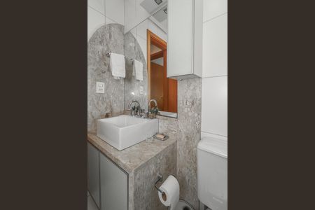 Apartamento à venda com 200m², 2 quartos e 4 vagasBanheiro Social