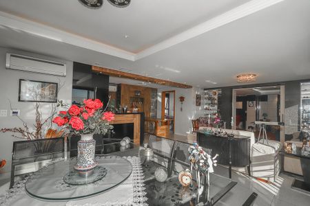 Sala de apartamento à venda com 2 quartos, 200m² em Passo D’areia, Porto Alegre
