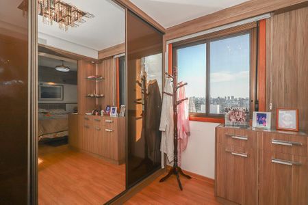 Apartamento à venda com 200m², 2 quartos e 4 vagasCloset da suíte