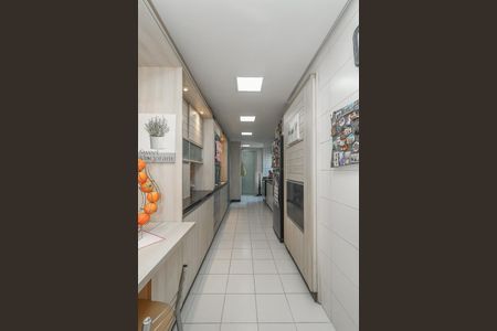 Apartamento à venda com 200m², 2 quartos e 4 vagasCozinha
