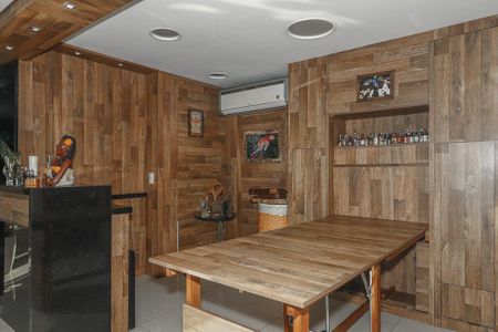 Apartamento à venda com 200m², 2 quartos e 4 vagasSala