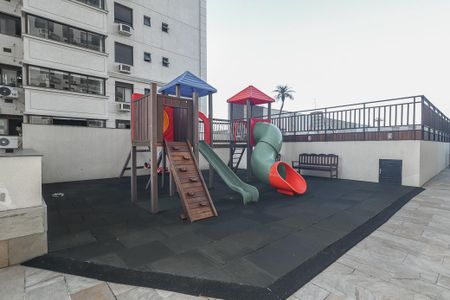 Apartamento à venda com 200m², 2 quartos e 4 vagasÁrea comum - Playground