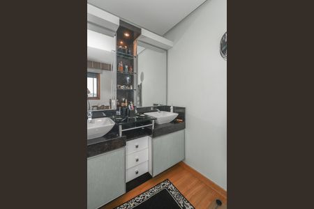 Apartamento à venda com 200m², 2 quartos e 4 vagasBanheiro da Suíte