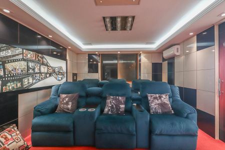 Apartamento à venda com 200m², 2 quartos e 4 vagasSala de cinema