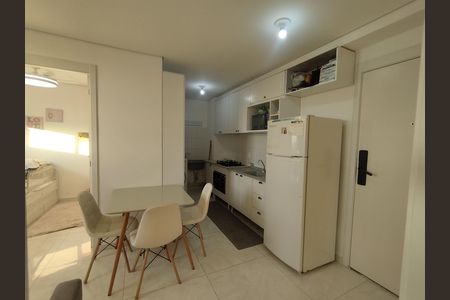 Apartamento à venda com 34m², 2 quartos e sem vaga Apartamento à venda com 34m², 2 quartos e sem vagaCozinha - Armários
