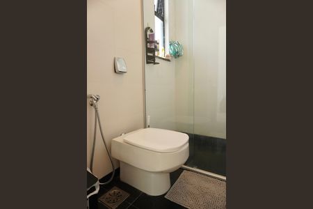 Apartamento à venda com 75m², 2 quartos e 2 vagasBanheiro Social