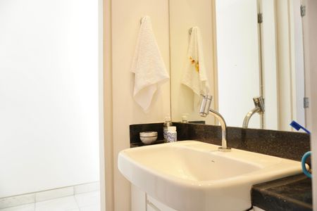 Apartamento à venda com 75m², 2 quartos e 2 vagasBanheiro Social