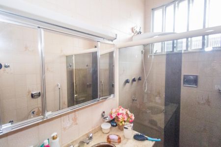 Casa à venda com 220m², 3 quartos e 3 vagasBanheiro