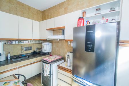 Casa à venda com 220m², 3 quartos e 3 vagasCozinha e Área de Serviço