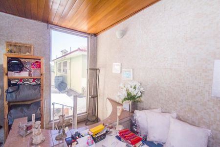 Casa à venda com 220m², 3 quartos e 3 vagasSuíte