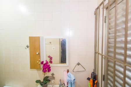 Casa à venda com 220m², 3 quartos e 3 vagasBanheiro da Suíte