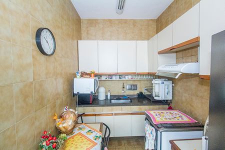 Casa à venda com 220m², 3 quartos e 3 vagasCozinha e Área de Serviço
