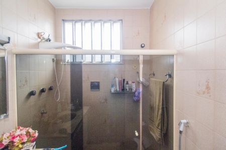 Casa à venda com 220m², 3 quartos e 3 vagasBanheiro
