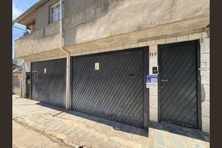 Casa para alugar com 4m², 1 quarto e sem vaga Casa para alugar com 4m², 1 quarto e sem vagaFachada
