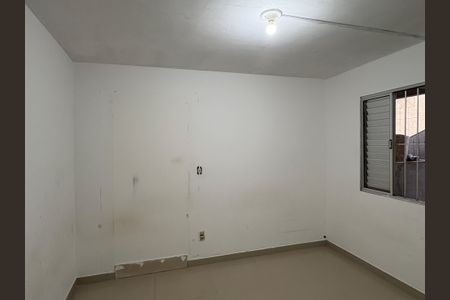 Casa para alugar com 4m², 1 quarto e sem vaga Casa para alugar com 4m², 1 quarto e sem vagaQuarto
