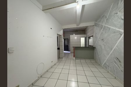Casa para alugar com 4m², 1 quarto e sem vaga Casa para alugar com 4m², 1 quarto e sem vagaSala