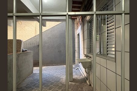 Vista do Quarto de casa para alugar com 1 quarto, 4m² em Vila Zat, São Paulo
