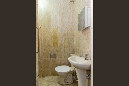 Banheiro de casa para alugar com 1 quarto, 45m² em Vila Zat, São Paulo