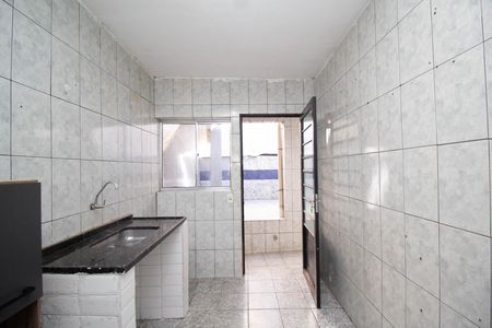 Cozinha de casa para alugar com 1 quarto, 30m² em Vila Zat, São Paulo