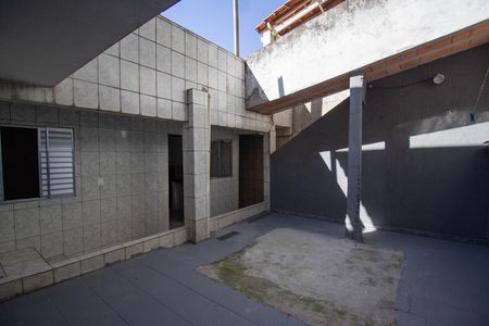 Casa para alugar com 30m², 1 quarto e sem vaga Casa para alugar com 30m², 1 quarto e sem vagaQuintal