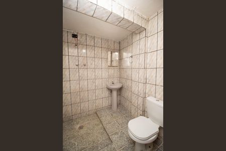 Banheiro de casa para alugar com 1 quarto, 30m² em Vila Zat, São Paulo