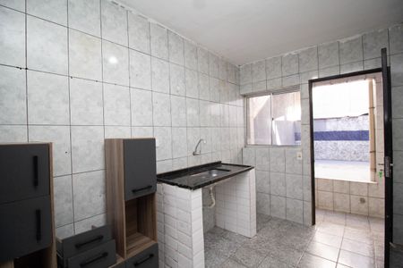 Cozinha de casa para alugar com 1 quarto, 45m² em Vila Zat, São Paulo