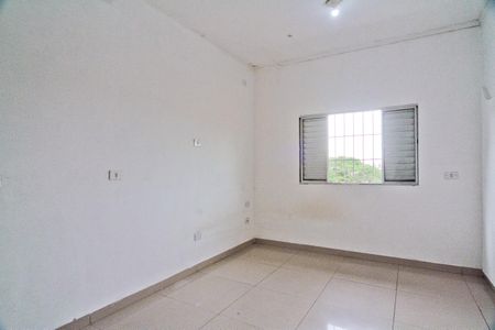 Quarto 1 de casa para alugar com 2 quartos, 70m² em Vila Zat, São Paulo