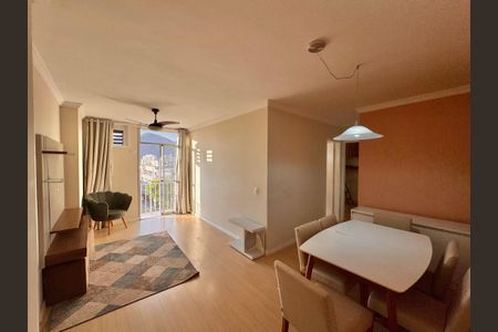 Sala de apartamento para alugar com 2 quartos, 59m² em Barra da Tijuca, Rio de Janeiro