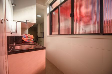 Apartamento à venda com 218m², 4 quartos e 2 vagas Apartamento à venda com 218m², 4 quartos e 2 vagasÁrea de Serviço