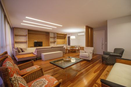 Apartamento à venda com 218m², 4 quartos e 2 vagas Apartamento à venda com 218m², 4 quartos e 2 vagasSala