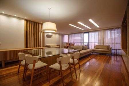 Apartamento à venda com 218m², 4 quartos e 2 vagas Apartamento à venda com 218m², 4 quartos e 2 vagasSala