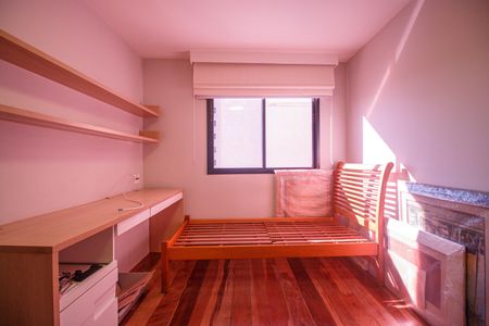 Apartamento à venda com 218m², 4 quartos e 2 vagas Apartamento à venda com 218m², 4 quartos e 2 vagasQuarto 3