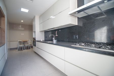 Apartamento à venda com 218m², 4 quartos e 2 vagas Apartamento à venda com 218m², 4 quartos e 2 vagasCozinha
