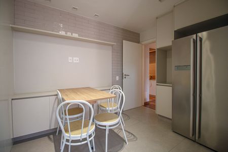 Apartamento à venda com 218m², 4 quartos e 2 vagas Apartamento à venda com 218m², 4 quartos e 2 vagasCozinha