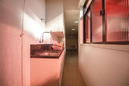 Apartamento à venda com 218m², 4 quartos e 2 vagas Apartamento à venda com 218m², 4 quartos e 2 vagasÁrea de Serviço